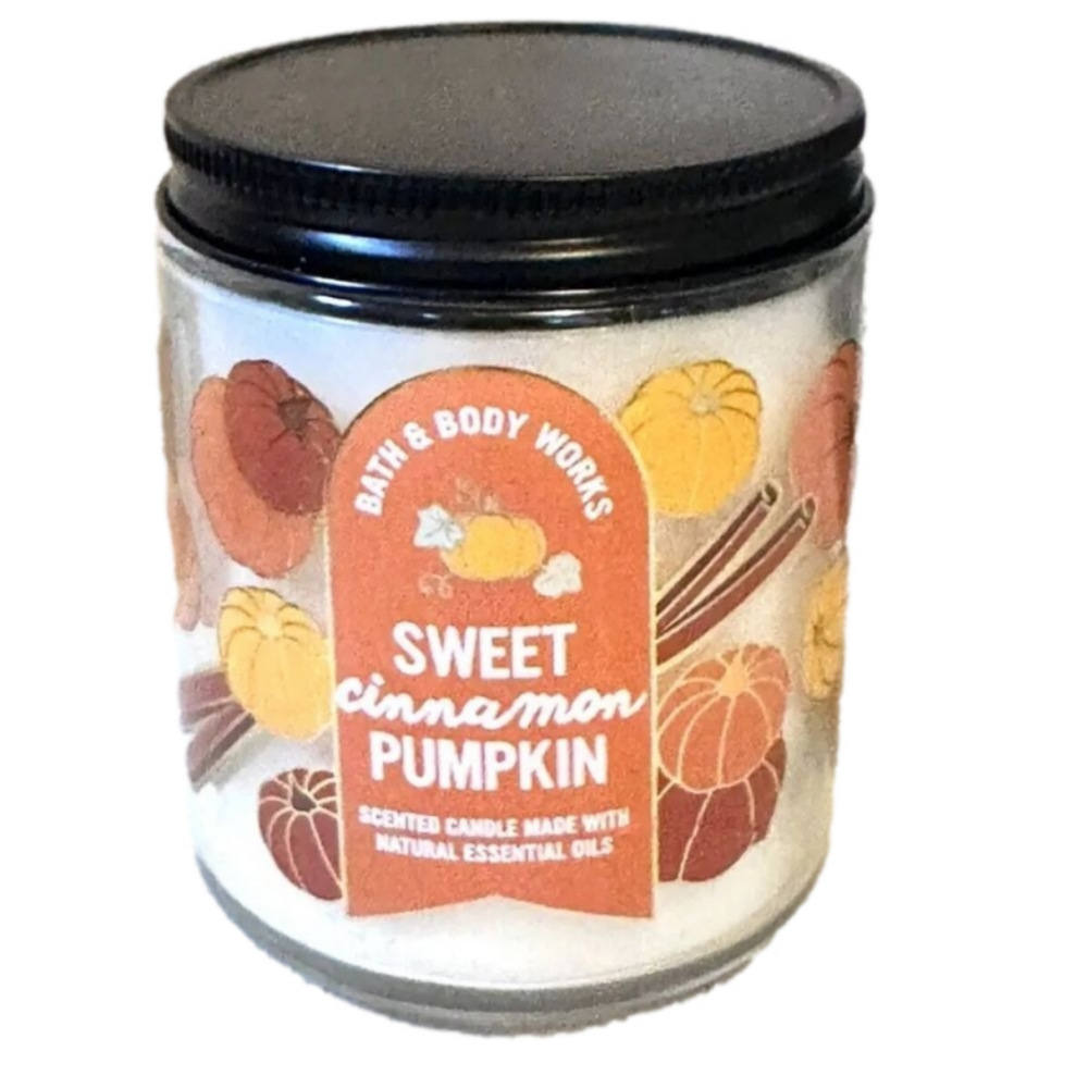Bath & Body Works Sweet Cinnamon Pumpkin 7 oz Single Wick Candle
